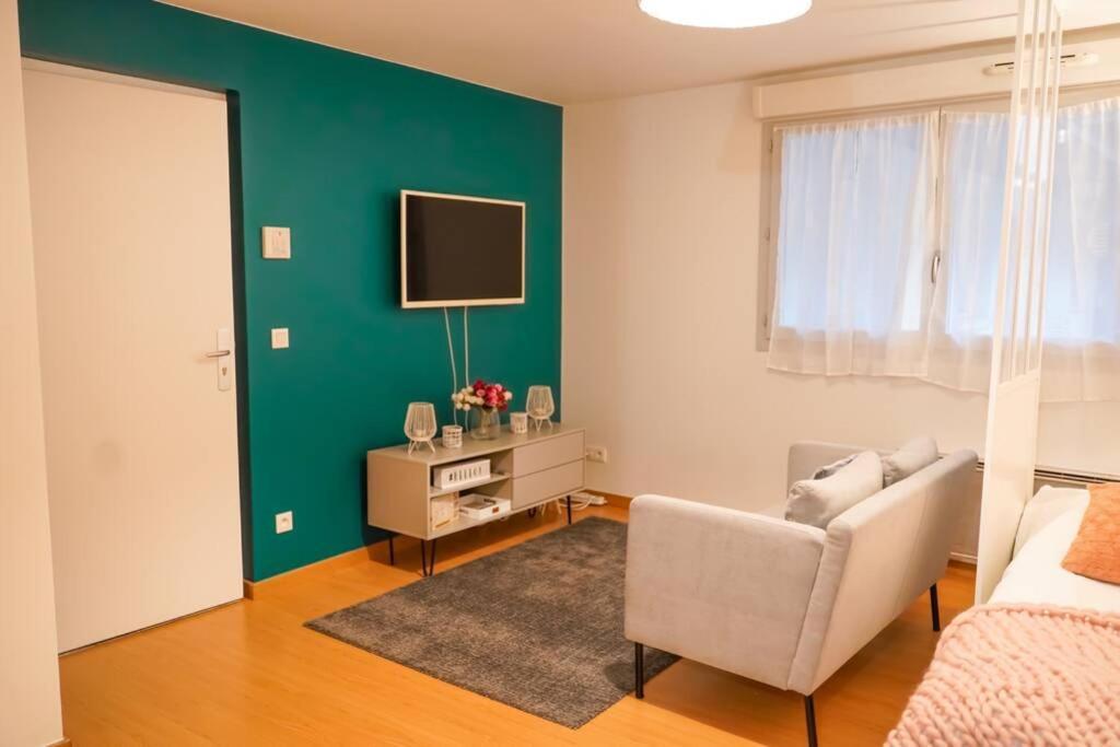 Le Confortable-Cosy Studio A 3 Minutes Du Metro Pantin Ngoại thất bức ảnh