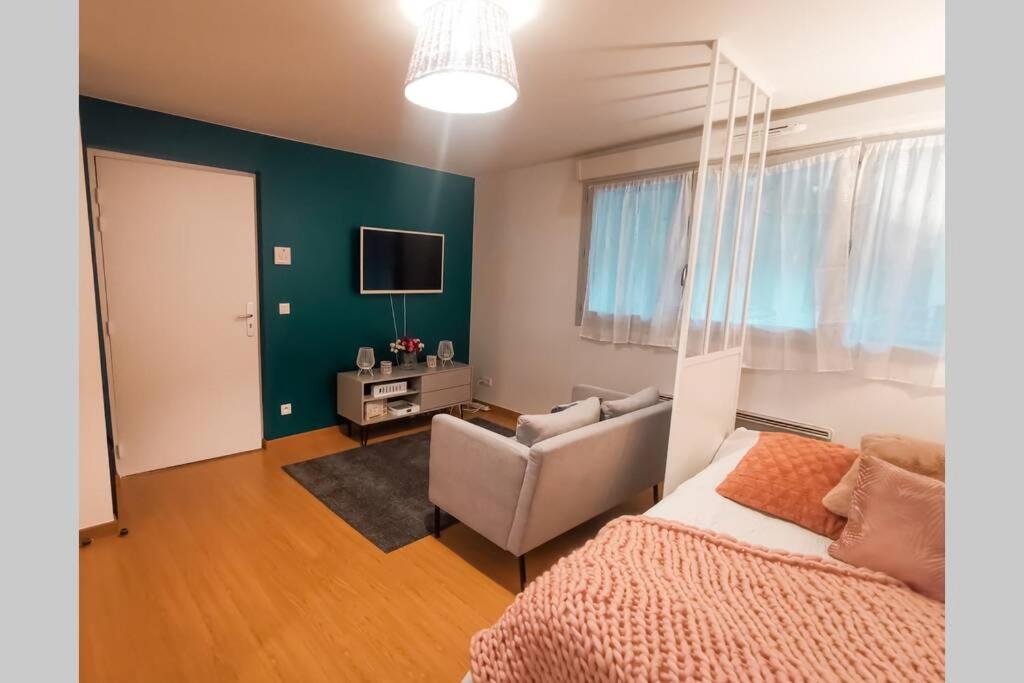 Le Confortable-Cosy Studio A 3 Minutes Du Metro Pantin Ngoại thất bức ảnh